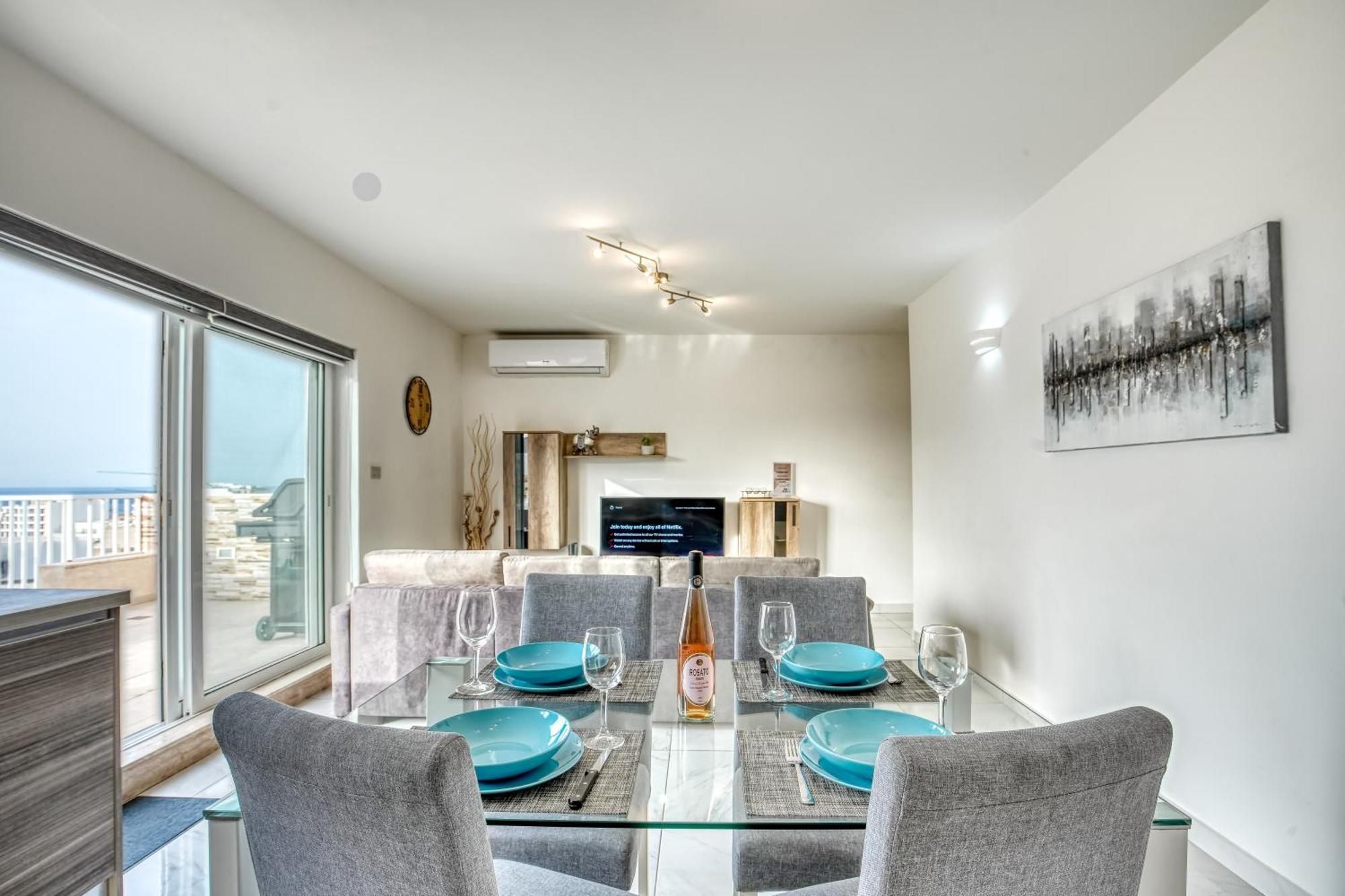 Appartement Poseidon Court Penthouse Superior à San Pawl il-Baħar Extérieur photo