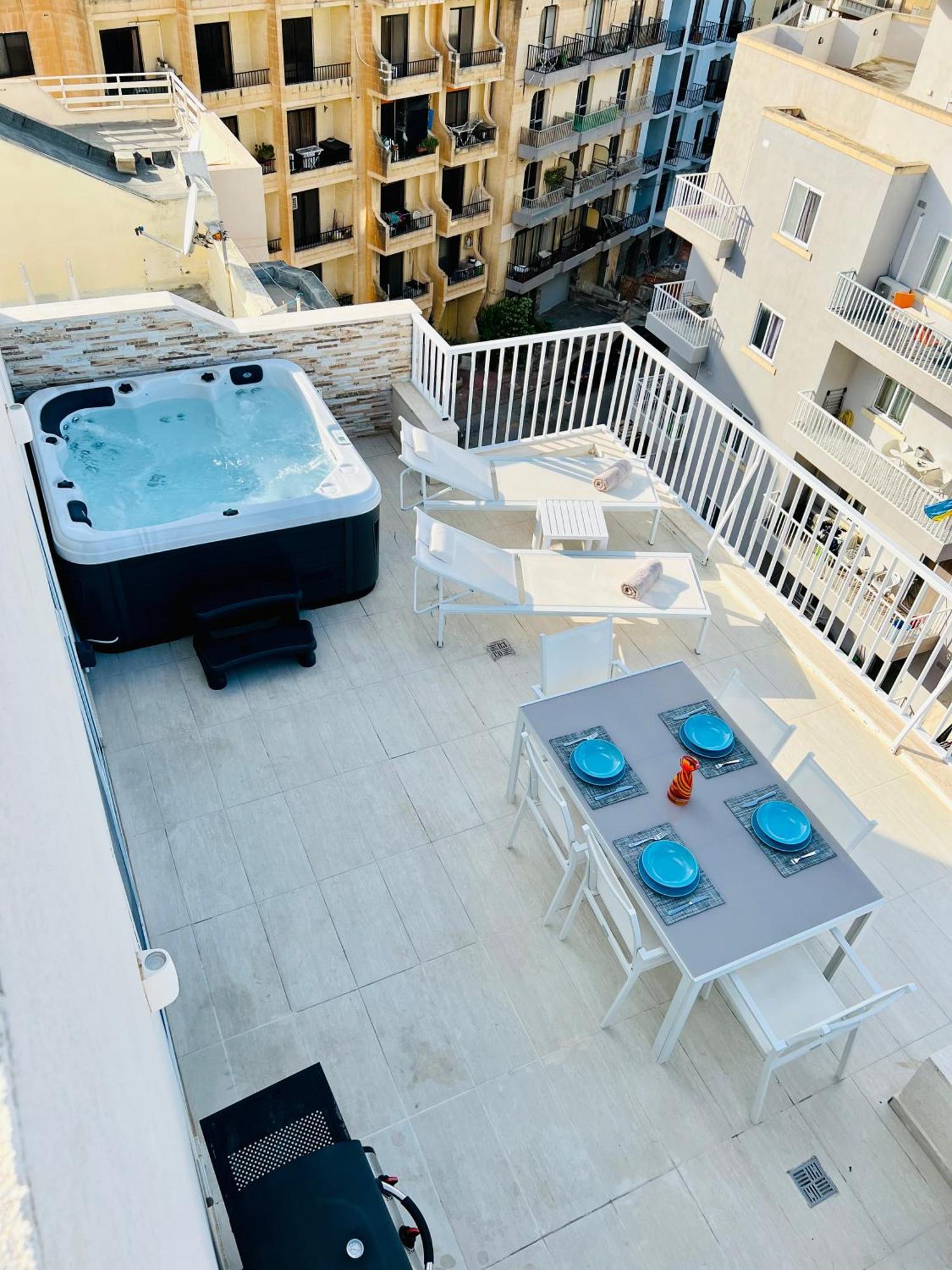 Appartement Poseidon Court Penthouse Superior à San Pawl il-Baħar Extérieur photo