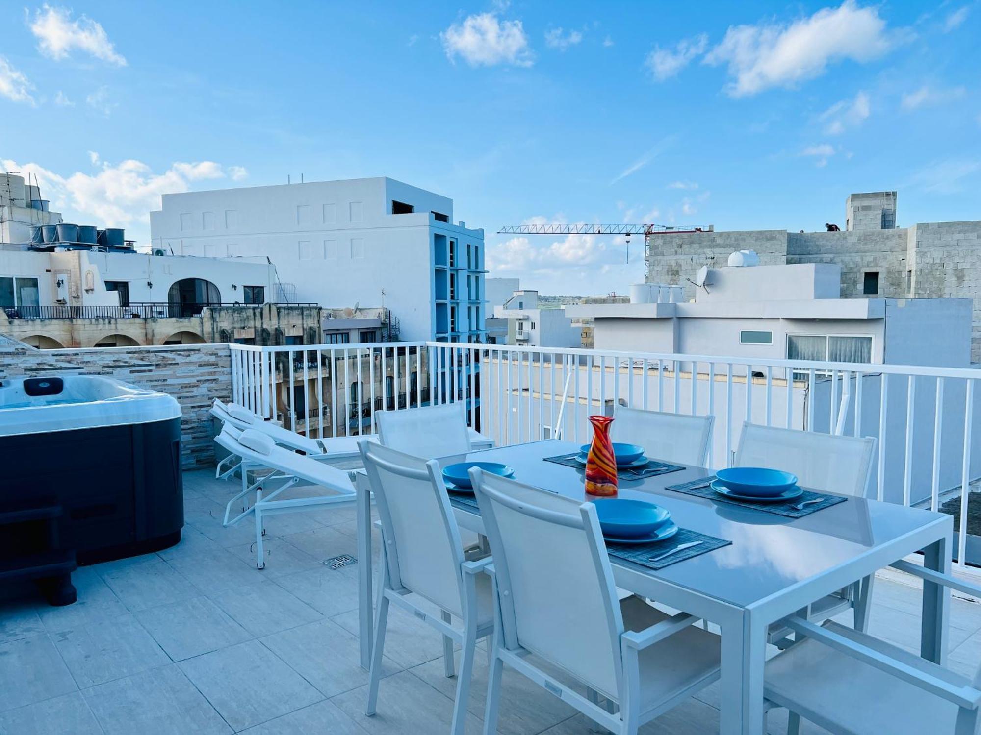 Appartement Poseidon Court Penthouse Superior à San Pawl il-Baħar Extérieur photo